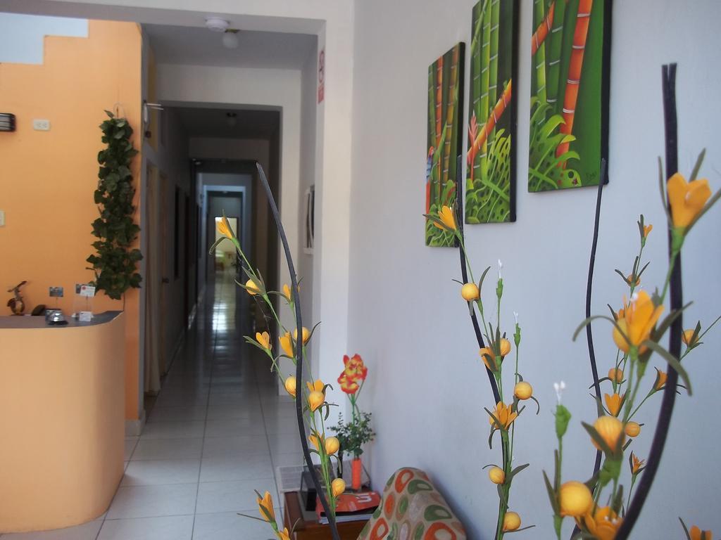 Casa Linda II Hotel Iquitos Exterior photo