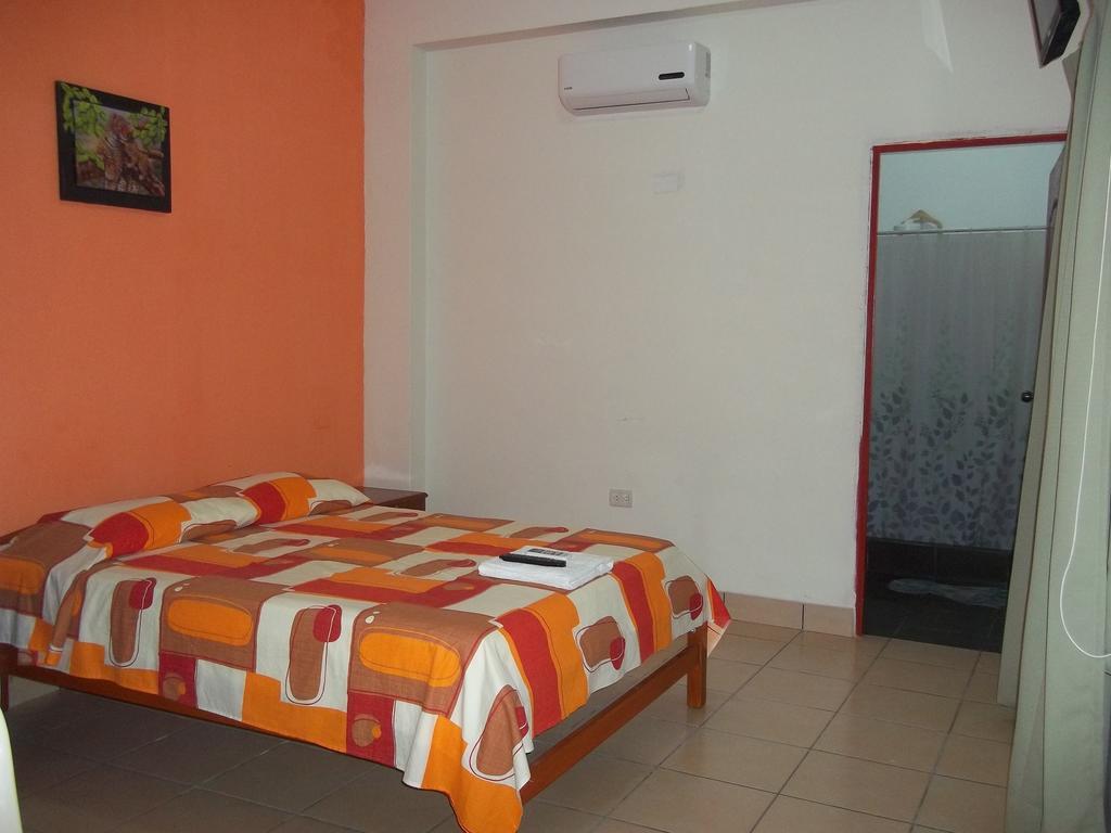 Casa Linda II Hotel Iquitos Room photo